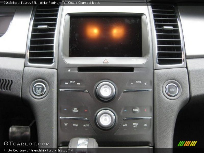 White Platinum Tri-Coat / Charcoal Black 2013 Ford Taurus SEL
