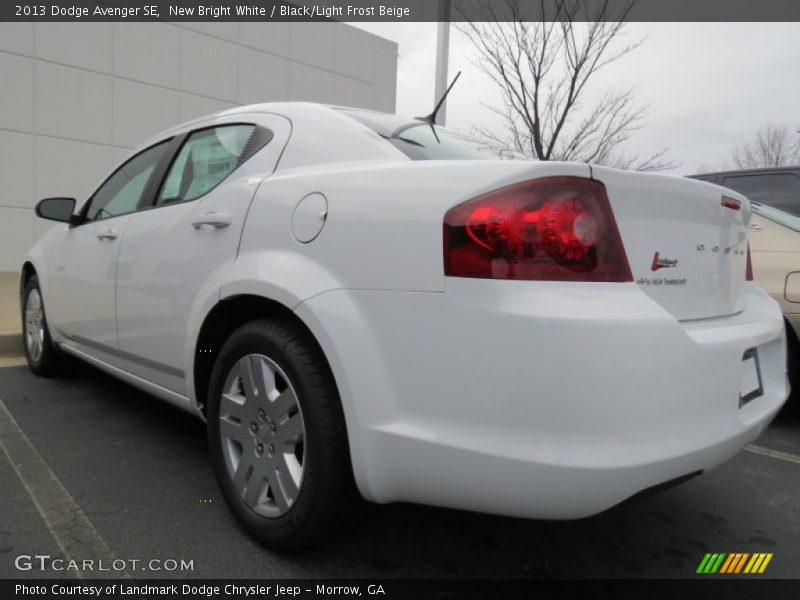 New Bright White / Black/Light Frost Beige 2013 Dodge Avenger SE
