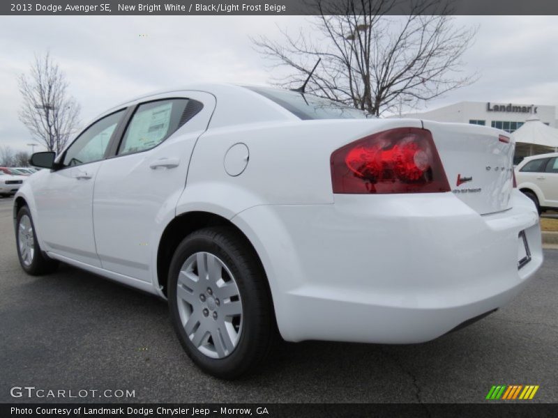New Bright White / Black/Light Frost Beige 2013 Dodge Avenger SE