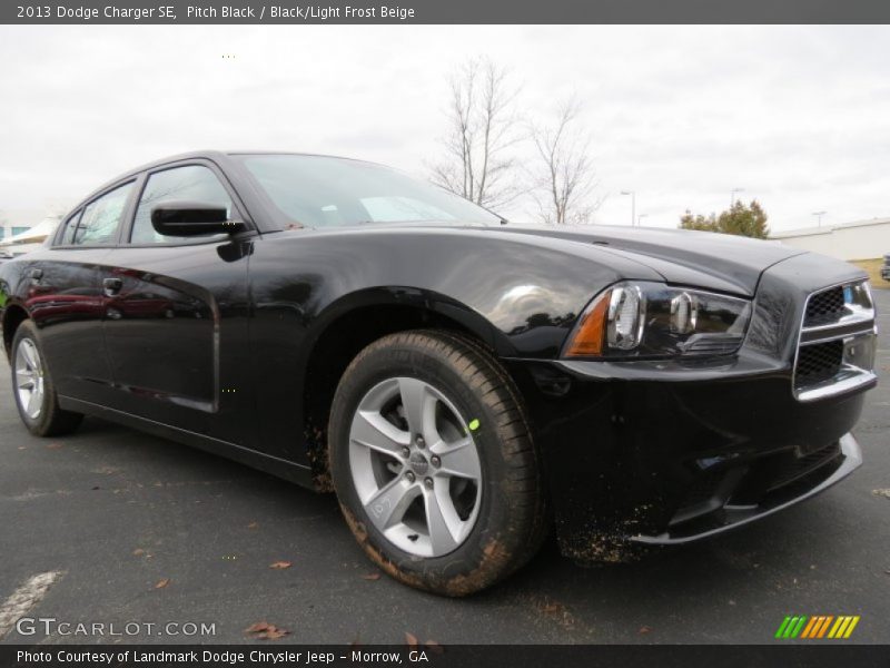 Pitch Black / Black/Light Frost Beige 2013 Dodge Charger SE