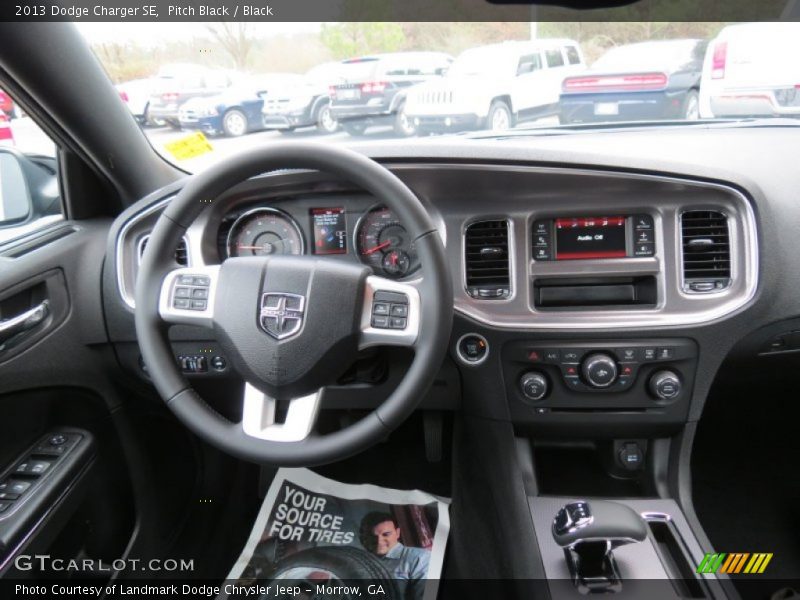 Pitch Black / Black 2013 Dodge Charger SE