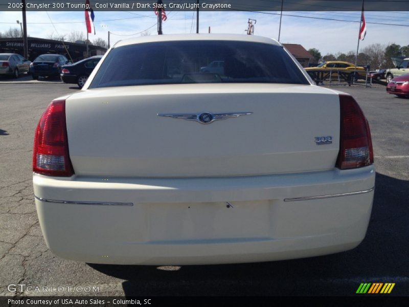 Cool Vanilla / Dark Slate Gray/Light Graystone 2005 Chrysler 300 Touring