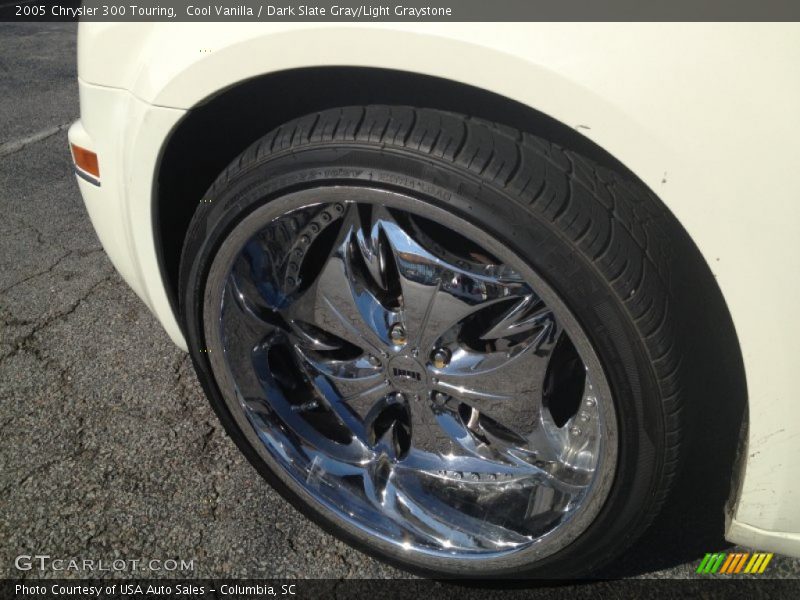Cool Vanilla / Dark Slate Gray/Light Graystone 2005 Chrysler 300 Touring