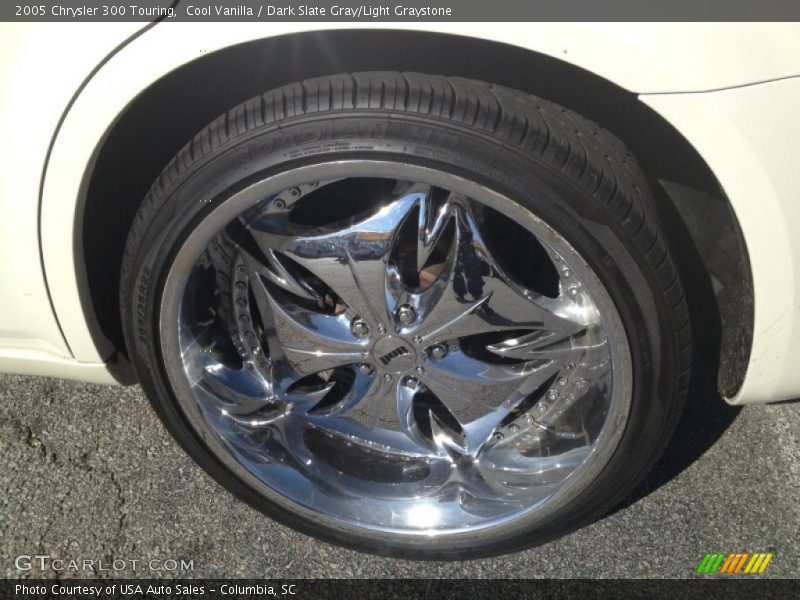 Cool Vanilla / Dark Slate Gray/Light Graystone 2005 Chrysler 300 Touring