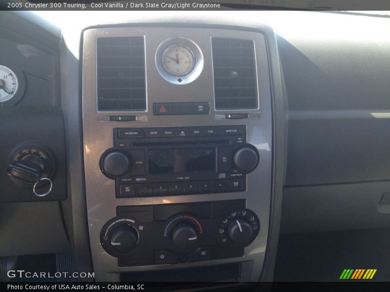 Cool Vanilla / Dark Slate Gray/Light Graystone 2005 Chrysler 300 Touring