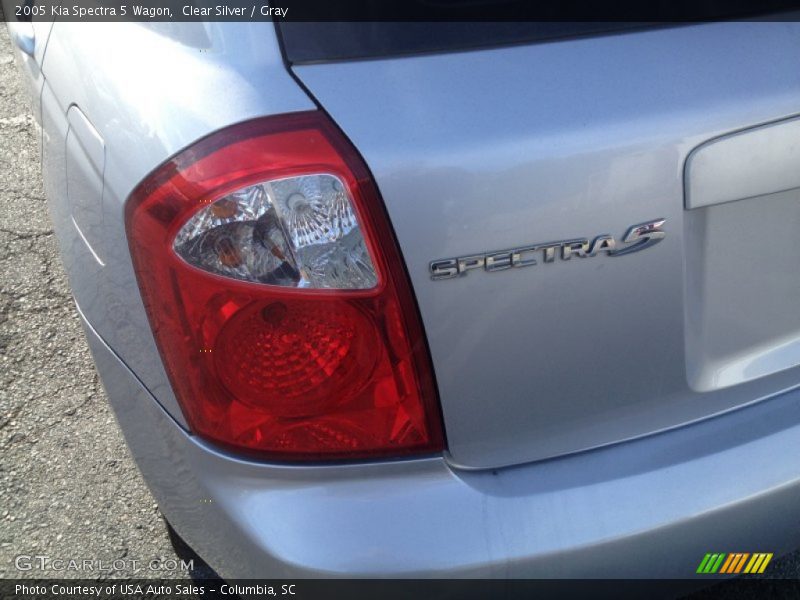 Clear Silver / Gray 2005 Kia Spectra 5 Wagon