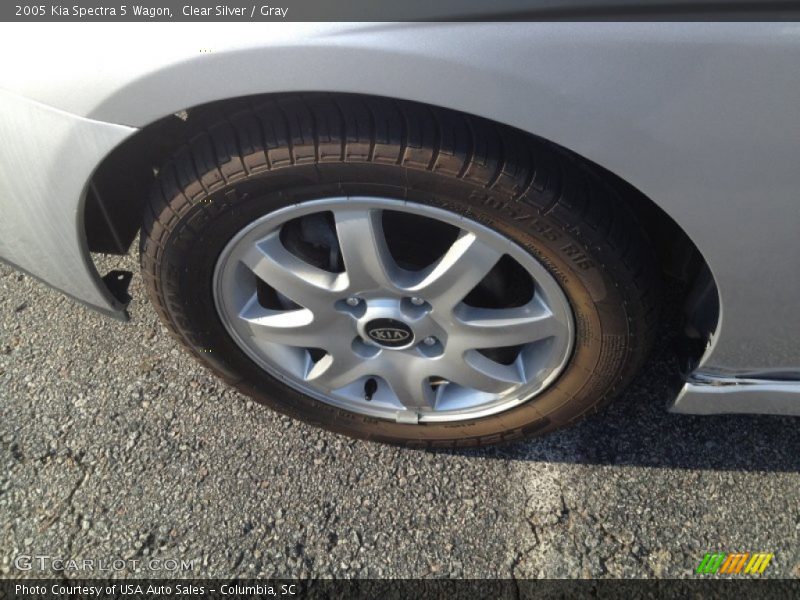 Clear Silver / Gray 2005 Kia Spectra 5 Wagon