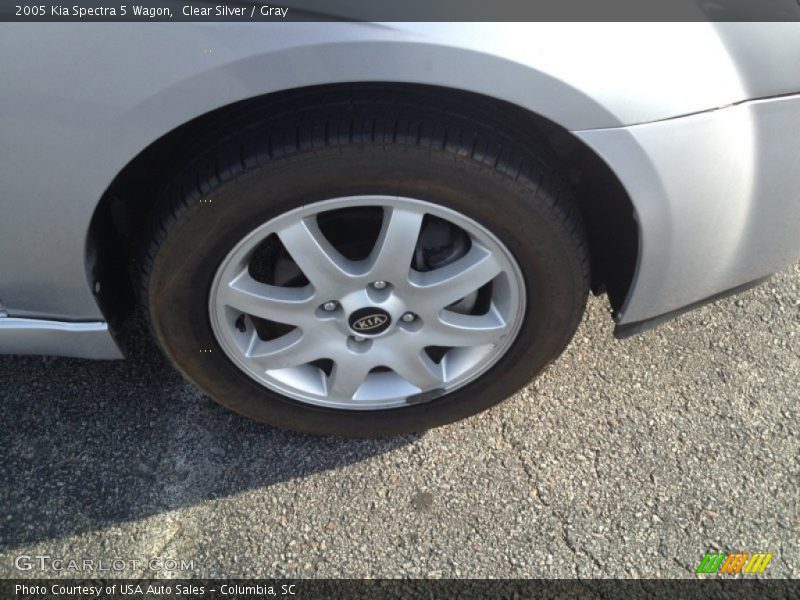 Clear Silver / Gray 2005 Kia Spectra 5 Wagon