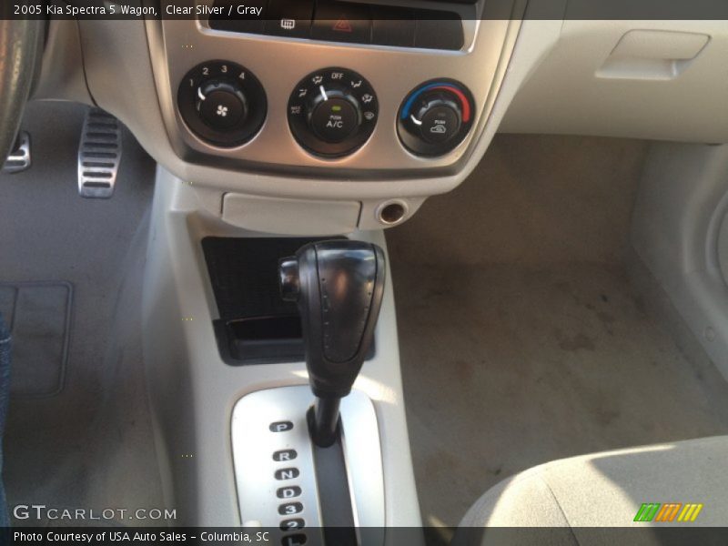 Clear Silver / Gray 2005 Kia Spectra 5 Wagon