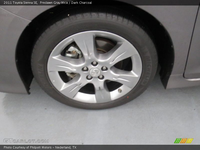 Predawn Gray Mica / Dark Charcoal 2011 Toyota Sienna SE