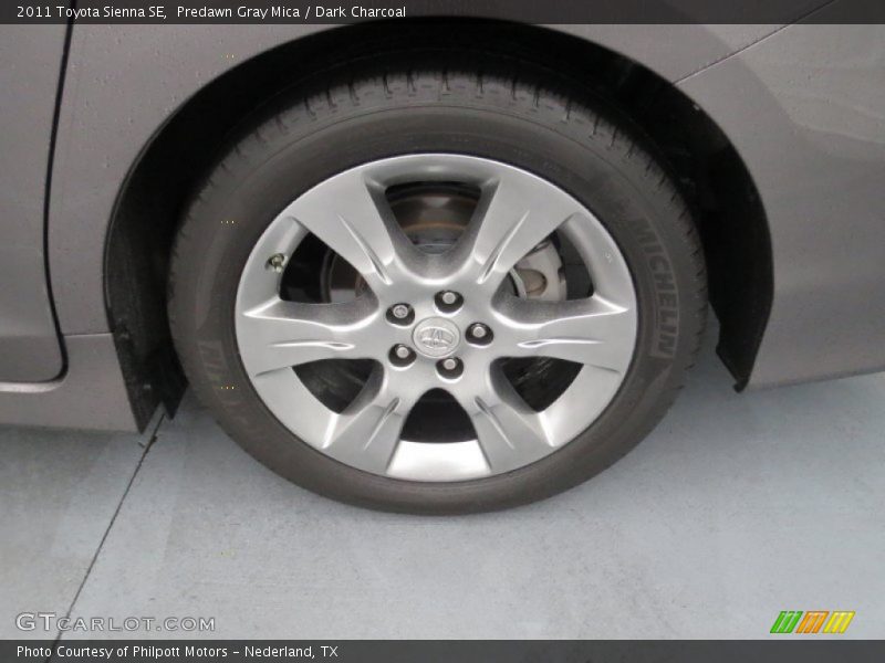 Predawn Gray Mica / Dark Charcoal 2011 Toyota Sienna SE