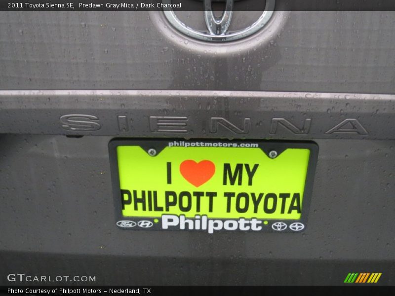 Predawn Gray Mica / Dark Charcoal 2011 Toyota Sienna SE