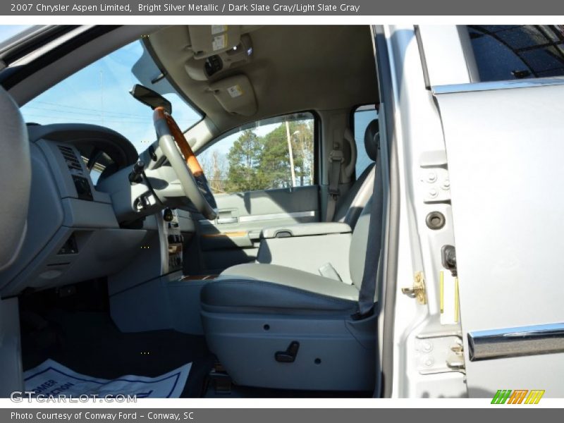 Bright Silver Metallic / Dark Slate Gray/Light Slate Gray 2007 Chrysler Aspen Limited