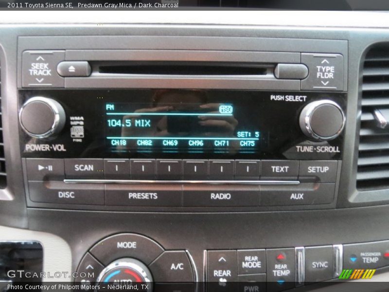 Audio System of 2011 Sienna SE