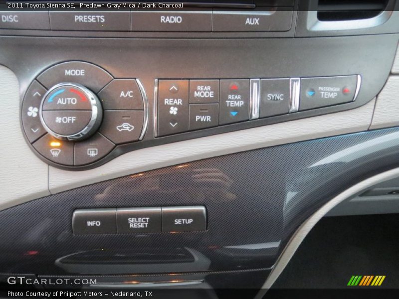 Controls of 2011 Sienna SE