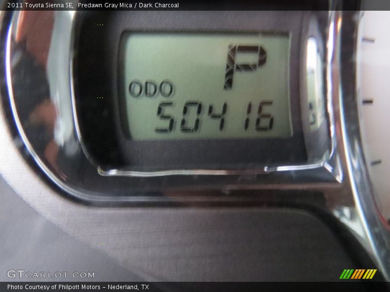 Predawn Gray Mica / Dark Charcoal 2011 Toyota Sienna SE