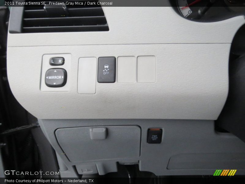 Controls of 2011 Sienna SE