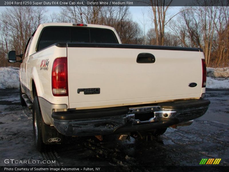 Oxford White / Medium Flint 2004 Ford F250 Super Duty FX4 Crew Cab 4x4