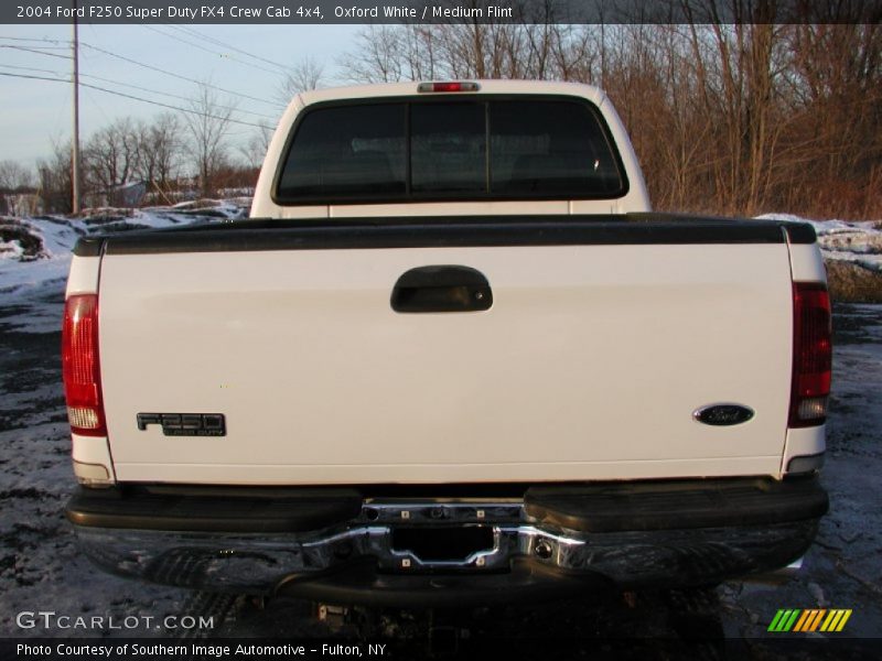 Oxford White / Medium Flint 2004 Ford F250 Super Duty FX4 Crew Cab 4x4
