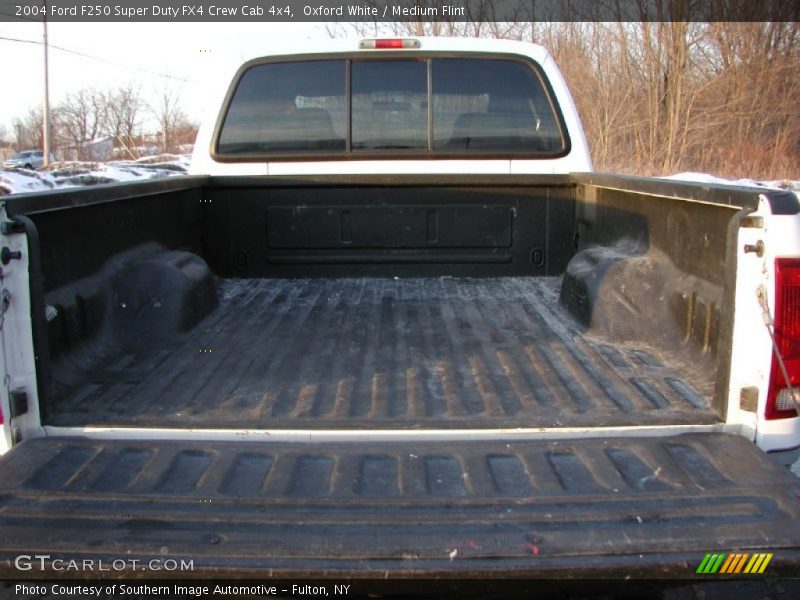 Oxford White / Medium Flint 2004 Ford F250 Super Duty FX4 Crew Cab 4x4