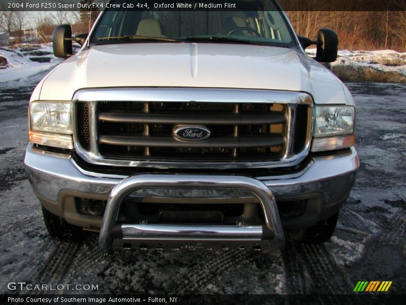 Oxford White / Medium Flint 2004 Ford F250 Super Duty FX4 Crew Cab 4x4
