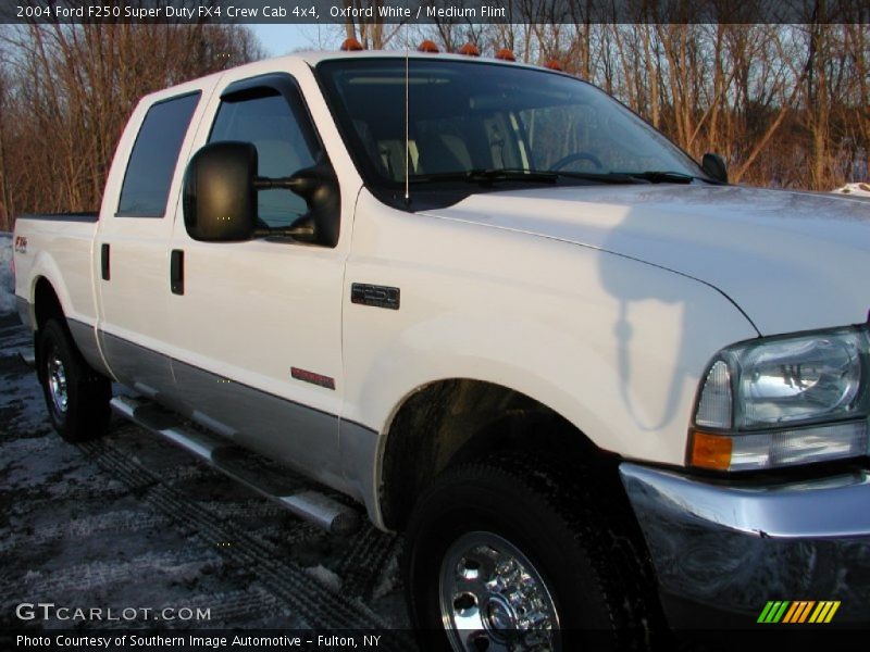 Oxford White / Medium Flint 2004 Ford F250 Super Duty FX4 Crew Cab 4x4