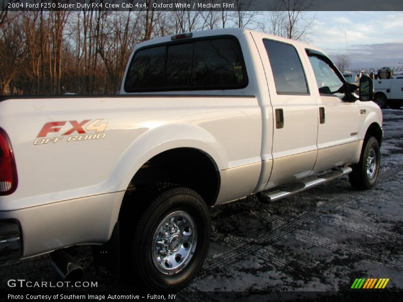 Oxford White / Medium Flint 2004 Ford F250 Super Duty FX4 Crew Cab 4x4