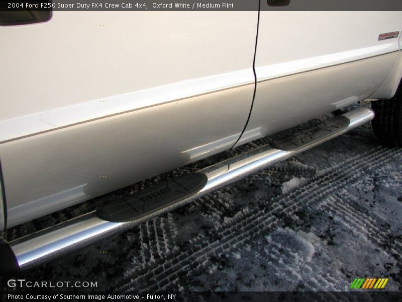 Oxford White / Medium Flint 2004 Ford F250 Super Duty FX4 Crew Cab 4x4