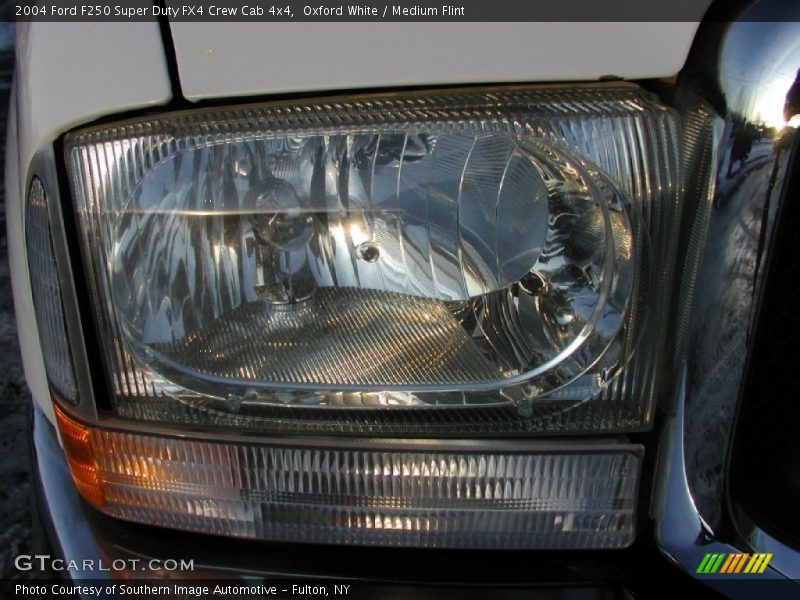 Oxford White / Medium Flint 2004 Ford F250 Super Duty FX4 Crew Cab 4x4