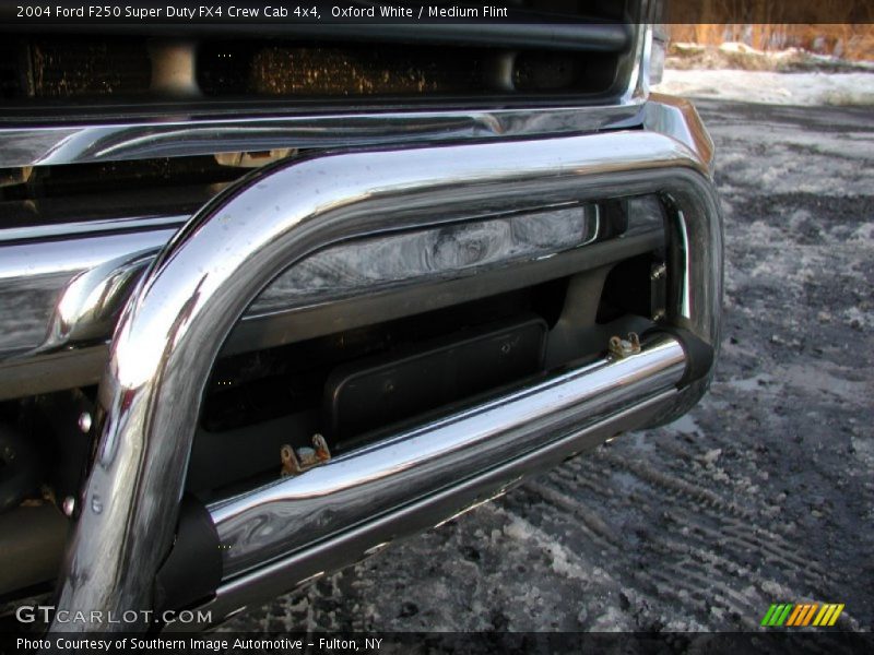 Oxford White / Medium Flint 2004 Ford F250 Super Duty FX4 Crew Cab 4x4
