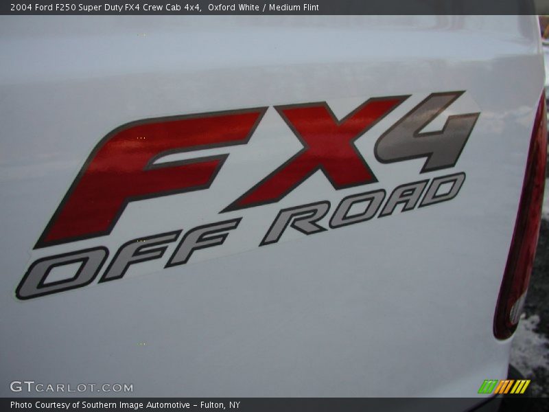 Oxford White / Medium Flint 2004 Ford F250 Super Duty FX4 Crew Cab 4x4