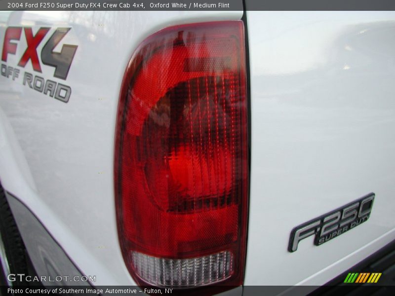 Oxford White / Medium Flint 2004 Ford F250 Super Duty FX4 Crew Cab 4x4