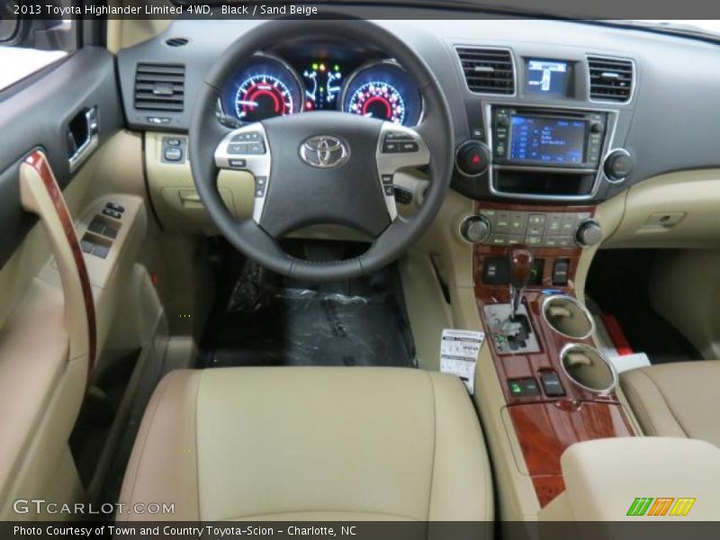 Dashboard of 2013 Highlander Limited 4WD