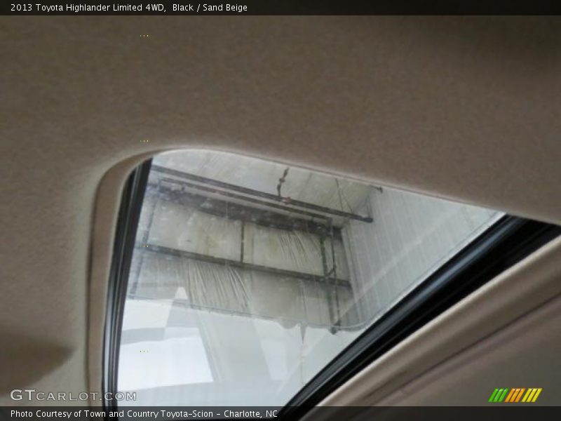 Black / Sand Beige 2013 Toyota Highlander Limited 4WD