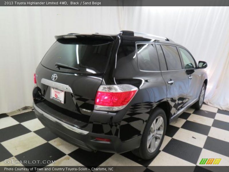 Black / Sand Beige 2013 Toyota Highlander Limited 4WD