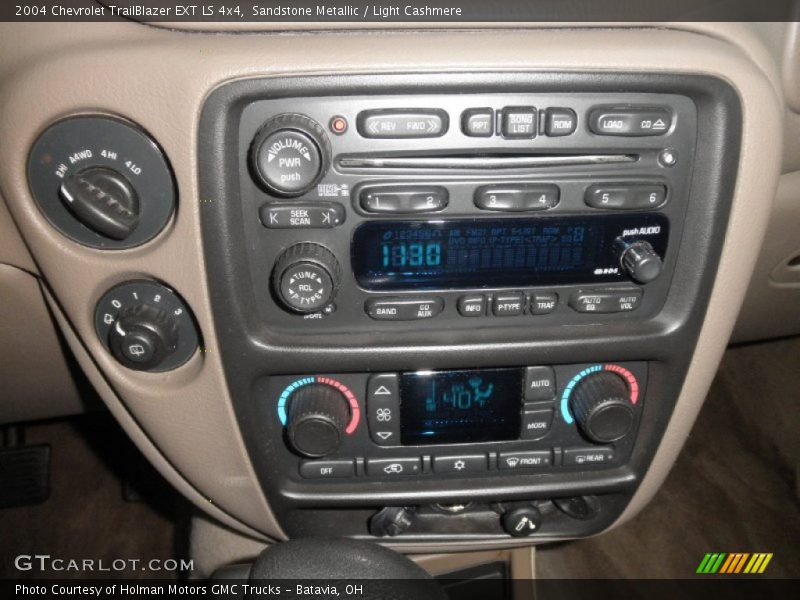 Controls of 2004 TrailBlazer EXT LS 4x4