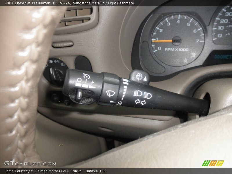Sandstone Metallic / Light Cashmere 2004 Chevrolet TrailBlazer EXT LS 4x4