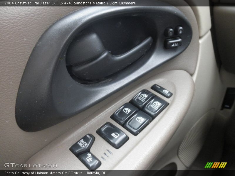 Sandstone Metallic / Light Cashmere 2004 Chevrolet TrailBlazer EXT LS 4x4