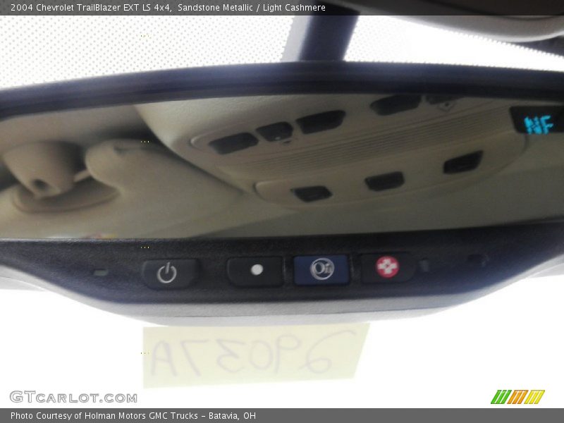 Sandstone Metallic / Light Cashmere 2004 Chevrolet TrailBlazer EXT LS 4x4