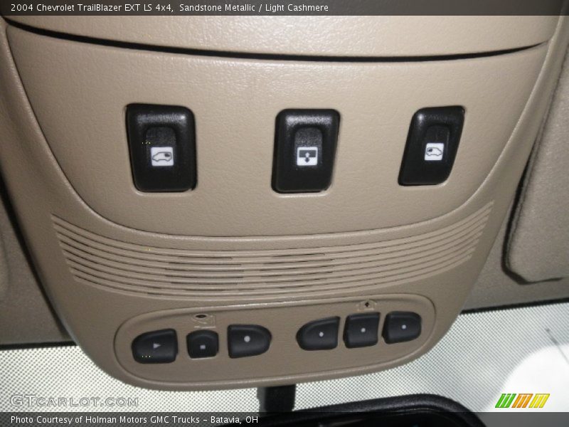 Sandstone Metallic / Light Cashmere 2004 Chevrolet TrailBlazer EXT LS 4x4