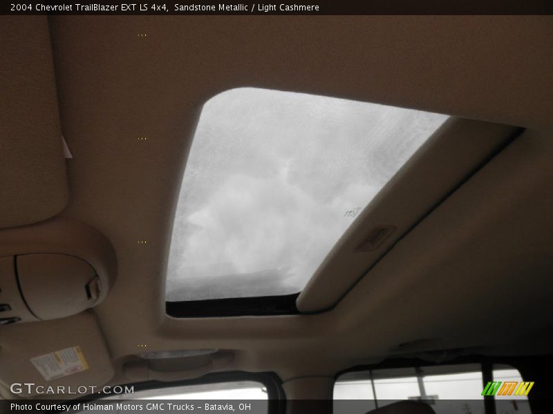 Sandstone Metallic / Light Cashmere 2004 Chevrolet TrailBlazer EXT LS 4x4