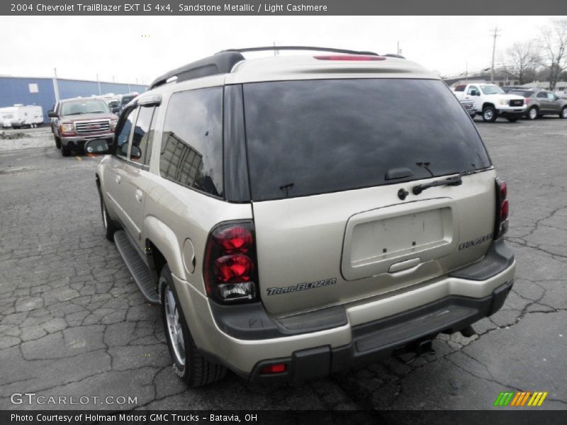 Sandstone Metallic / Light Cashmere 2004 Chevrolet TrailBlazer EXT LS 4x4