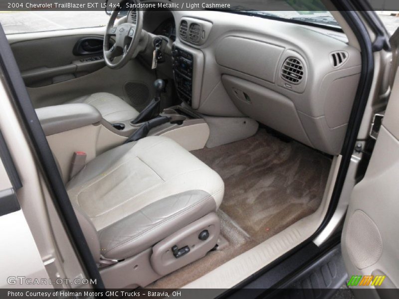 Sandstone Metallic / Light Cashmere 2004 Chevrolet TrailBlazer EXT LS 4x4