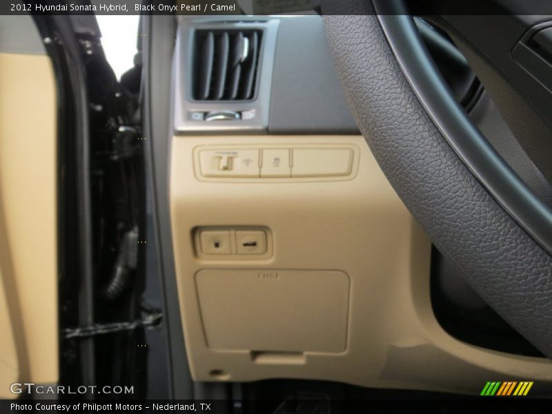Black Onyx Pearl / Camel 2012 Hyundai Sonata Hybrid