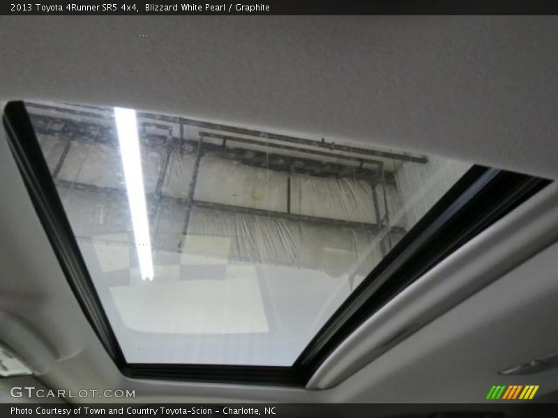 Blizzard White Pearl / Graphite 2013 Toyota 4Runner SR5 4x4