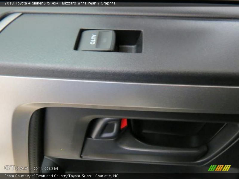 Blizzard White Pearl / Graphite 2013 Toyota 4Runner SR5 4x4