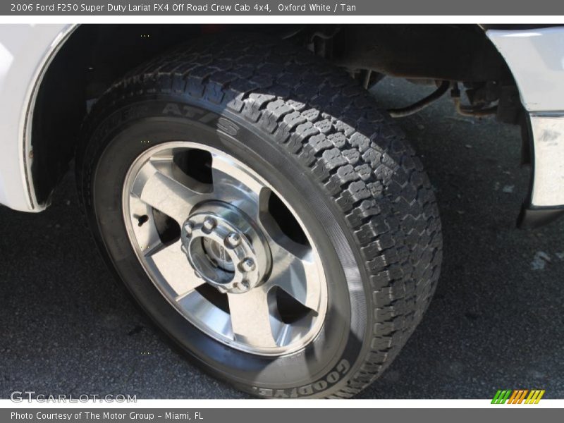 Oxford White / Tan 2006 Ford F250 Super Duty Lariat FX4 Off Road Crew Cab 4x4
