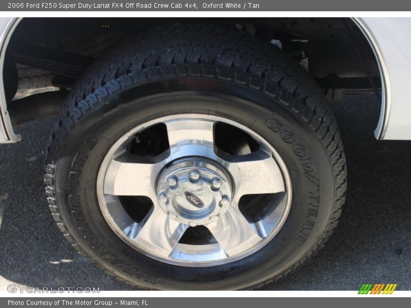Oxford White / Tan 2006 Ford F250 Super Duty Lariat FX4 Off Road Crew Cab 4x4