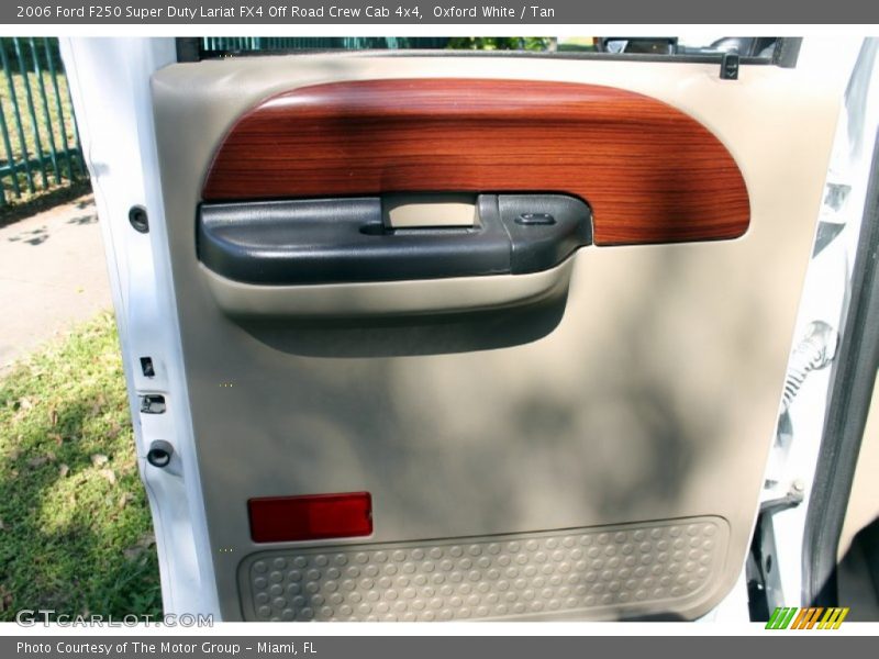 Oxford White / Tan 2006 Ford F250 Super Duty Lariat FX4 Off Road Crew Cab 4x4