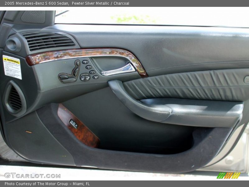 Door Panel of 2005 S 600 Sedan